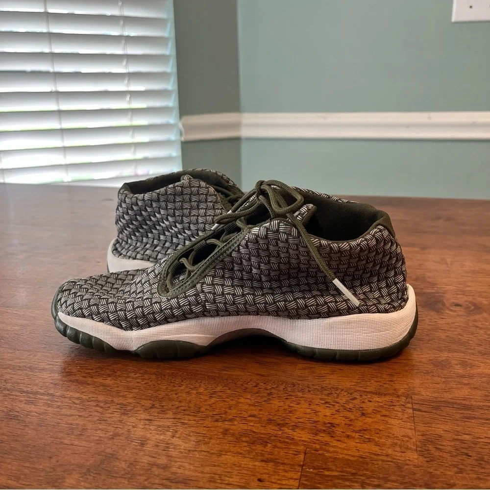 Jordan Future olive green weave sneakers size men’s 7 women’s 9